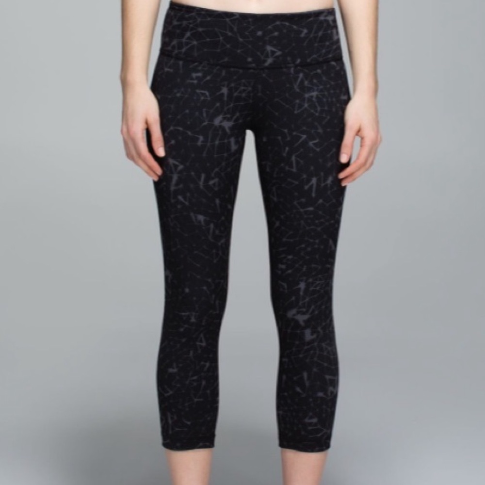 Lululemon Black Tie Dye Wunder Under Crop Leggings size 4